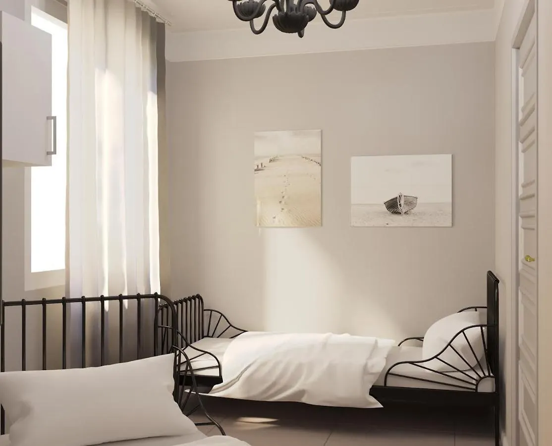 Apartment Via Alessandro Volta 圣雷默 0*,  意大利