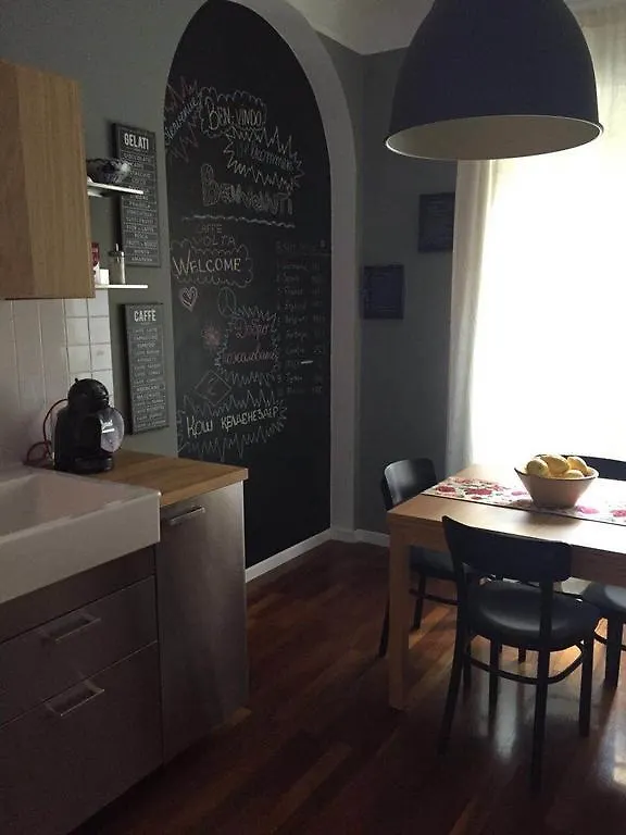 Apartment Via Alessandro Volta 圣雷默